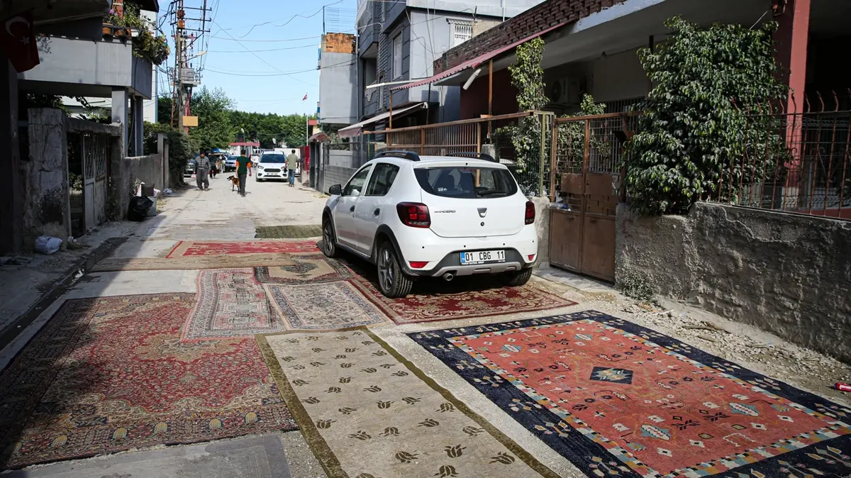 CHP belediyeciliği vatandaşı canından bezdirdi! Dokuz aydır yapılmayan yollara halı serdiler