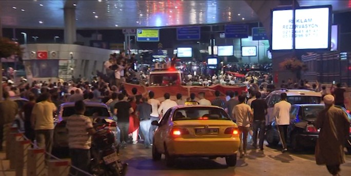 15 Temmuz'un kritik noktası Atatürk Havalimanı: Darbeciler kuleyi işgal etti, beklemedikleri direnişle karşılaştı