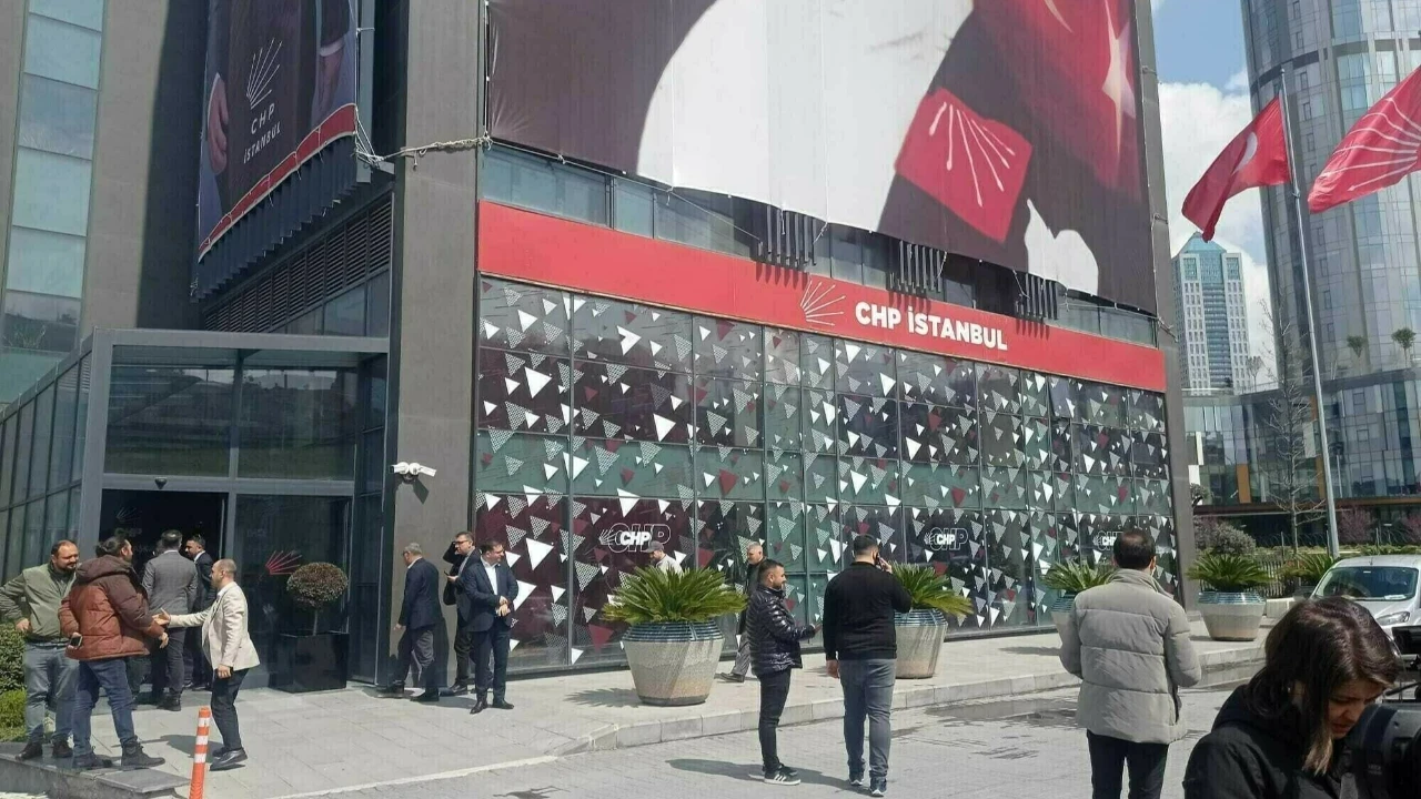 CHP İstanbul İl Kongresi davası ertelendi
