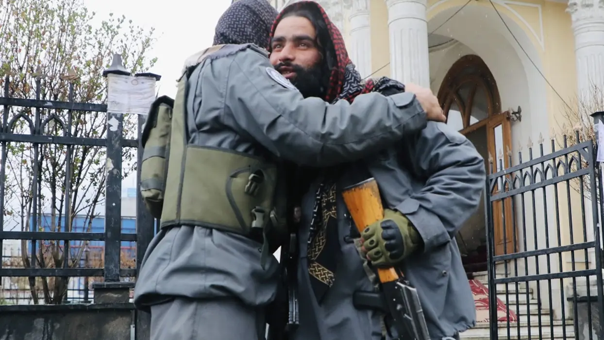 Afganistan'da silahlı saldırı: Ofise giderken kurşunların hedefi oldu