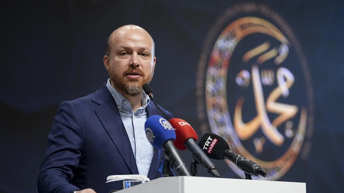 Bilal Erdoğan: 'Peygamber Efendimizi seven bireyler yetiştirmek insanlığa yapacağımız en büyük hizmet'