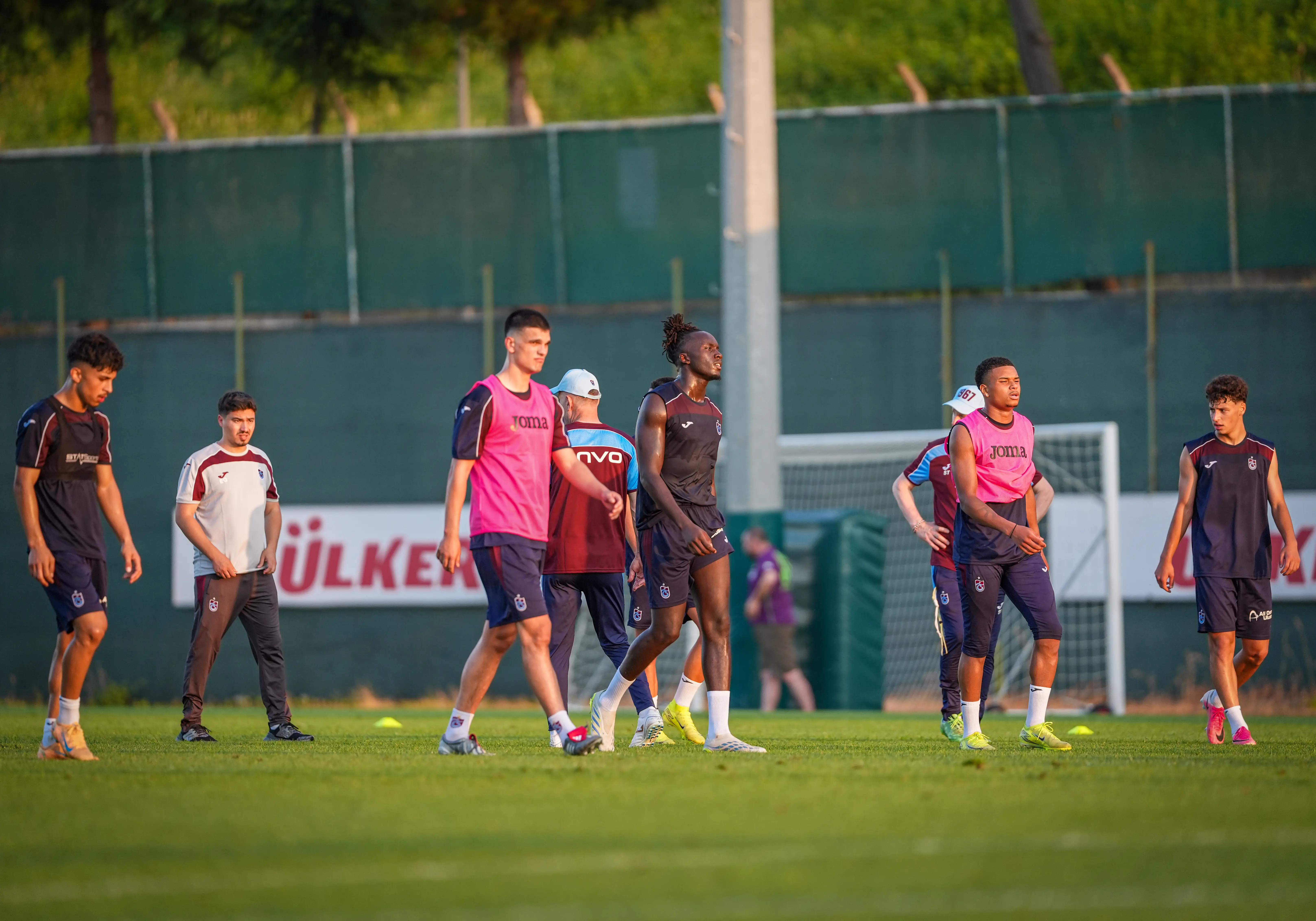 Trabzonspor, yeni sezon mesaisini çift antrenmanla sürdürdü