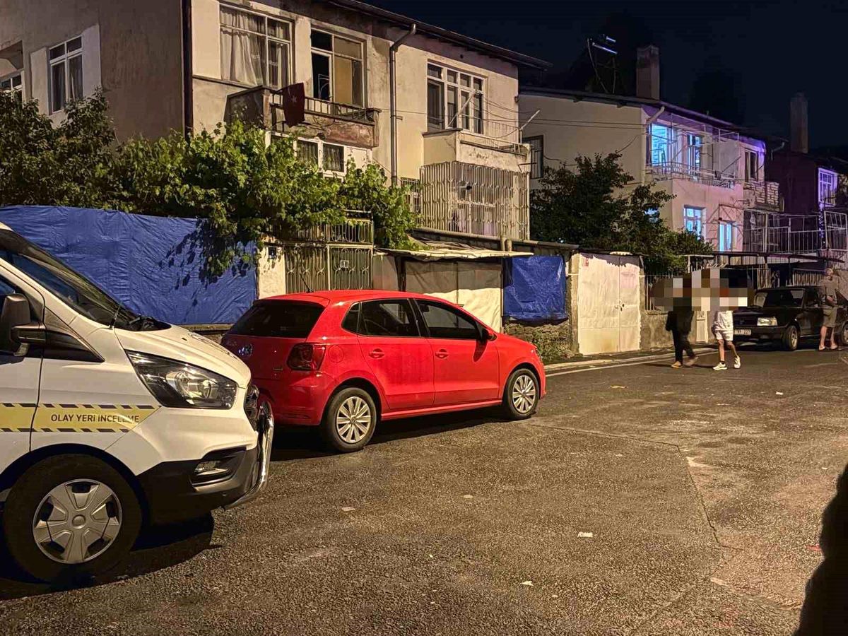 Kayseri'de husumetlilerin hedefi olan 2 katlı ev kurşunlandı