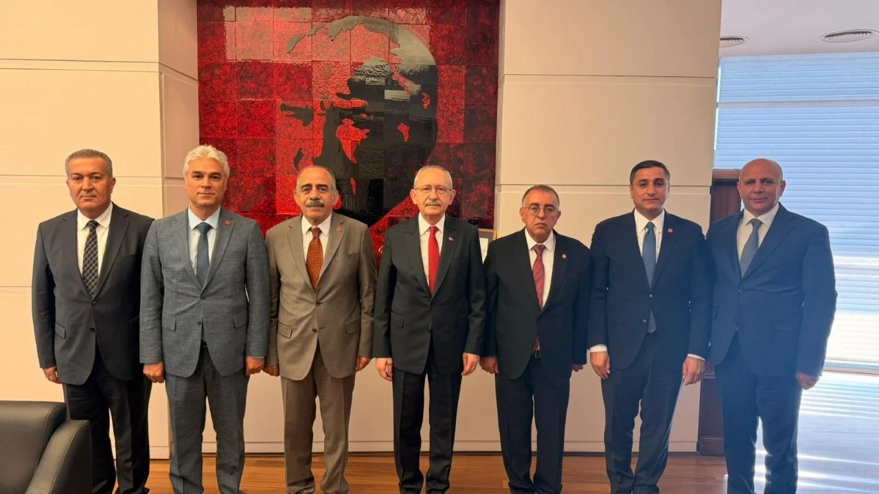 Kılıçdaroğlu'na dikkat çeken ziyaret! İl başkanlarıyla kritik görüşmeyi Barış Yarkadaş duyurdu