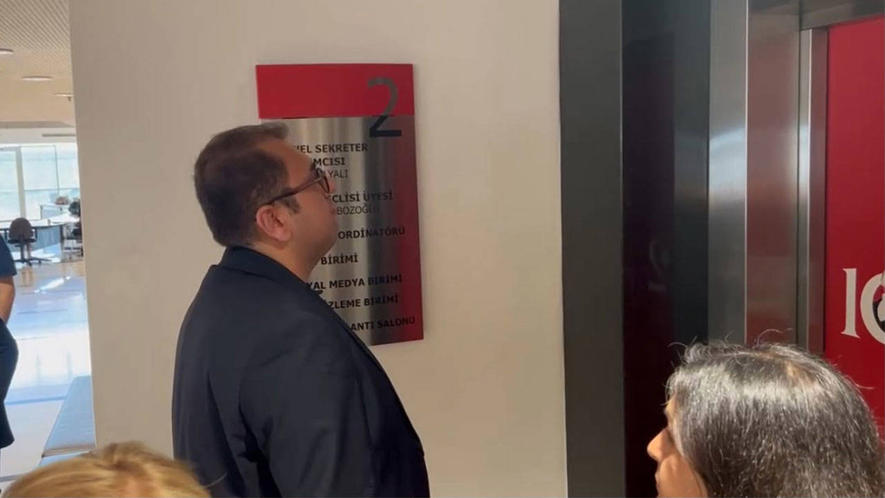 CHP’de gazeteci hedefte: Tabii sarı zarf alıyorsunuz