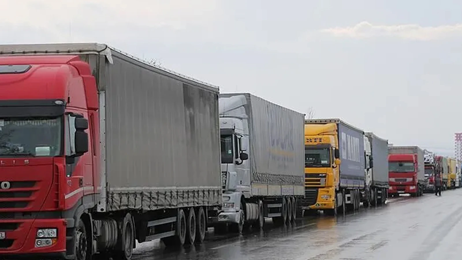 Dereköy Sınır Kapısı 1 Ağustos'ta yük taşımacılığına açılacak