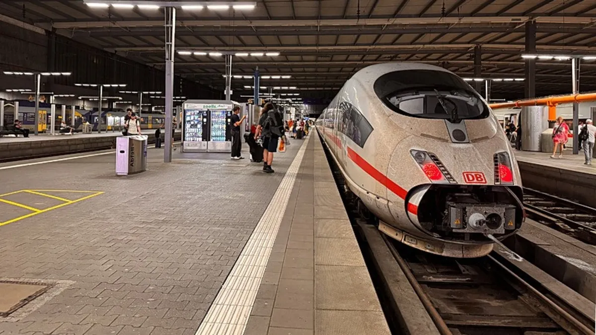 Almanya'da ülke genelinde tren seferleri durduruldu