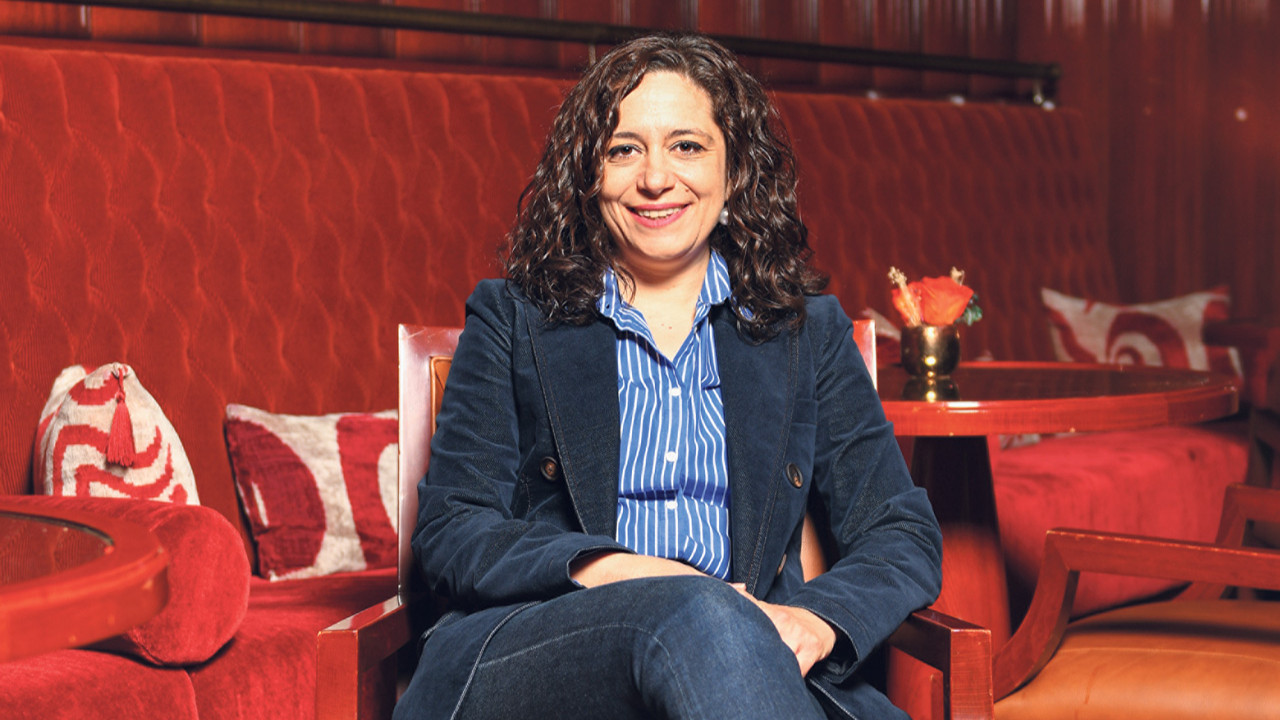 Koç Üniversitesi Psikoloji Bölümü’nden Doç. Dr. Gizem Erdem: Gençler artık ilişki değil “ilişkimsi” yaşıyor. Temel sorunları “belirsizlik”…
