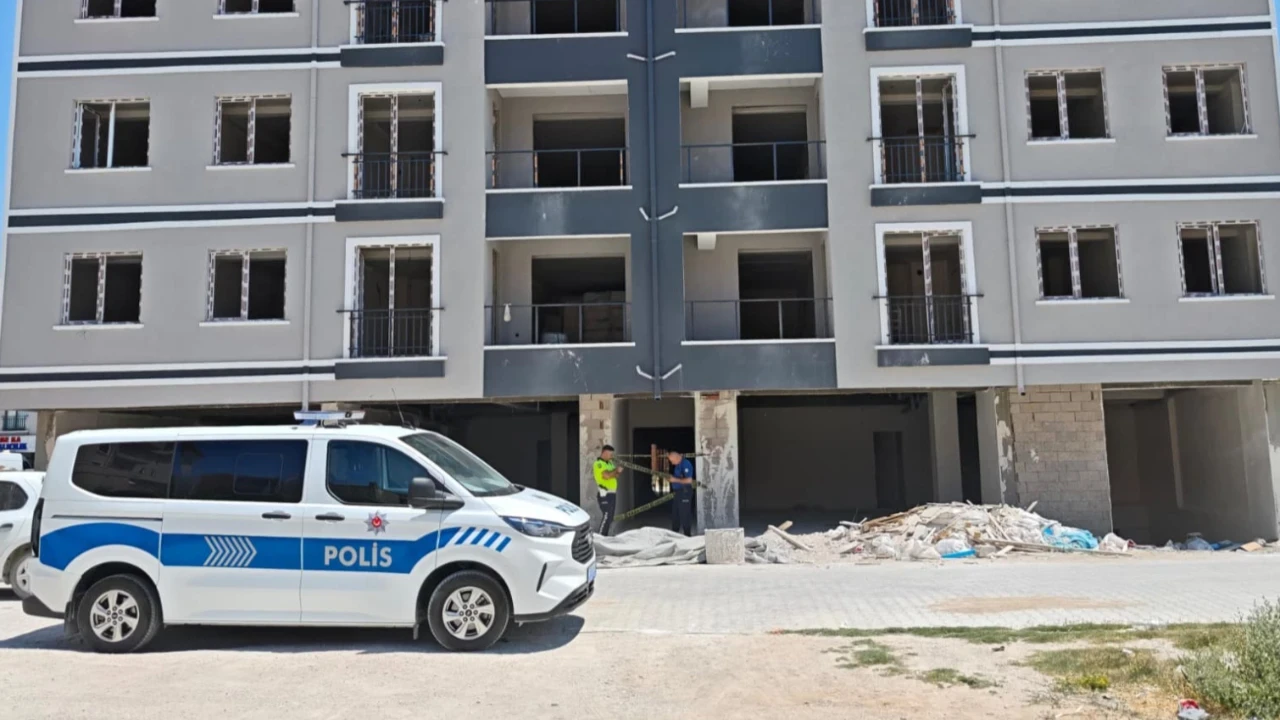 İnşaatta merdiven boşluğuna düşen işçi hayatını kaybetti