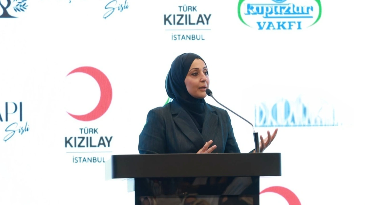 Yardım gecesinde Kızılay'a ikram aracı