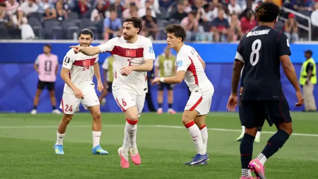 A Milli Takım'dan Dünya Kupası'na zaferle veda! 5 gollü düelloyu 90+8'de kazandık