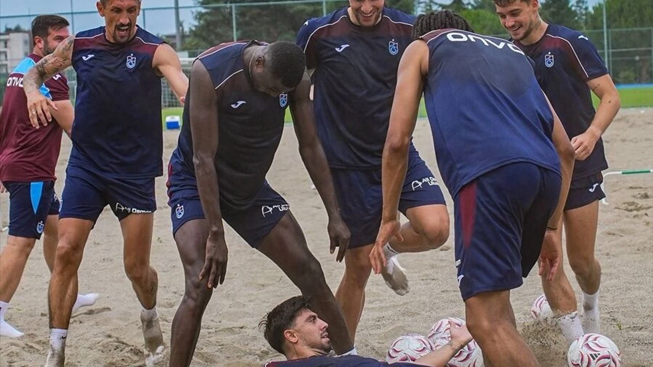 Trabzonspor, yeni sezon hazırlıklarına çift antrenmanla devam etti