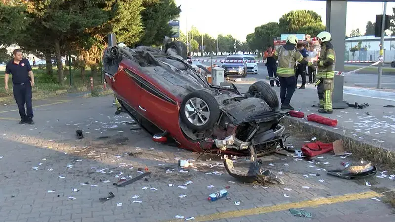 Kartal’da takla atan otomobilin sürücüsü yaralandı