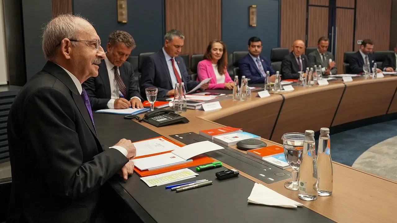 Kemal Kılıçdaroğlu'nun MYK toplantısı CHP Genel Merkezi'nde başladı