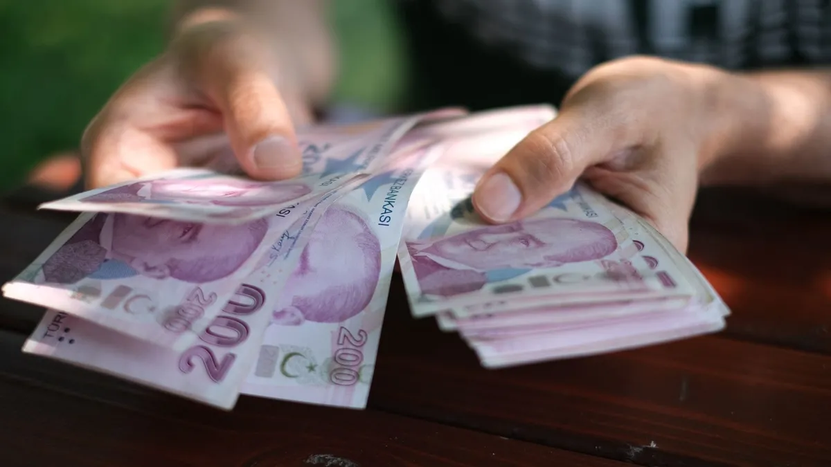 Zamlı sosyal yardım ödemeleri hesaplara yatırıldı