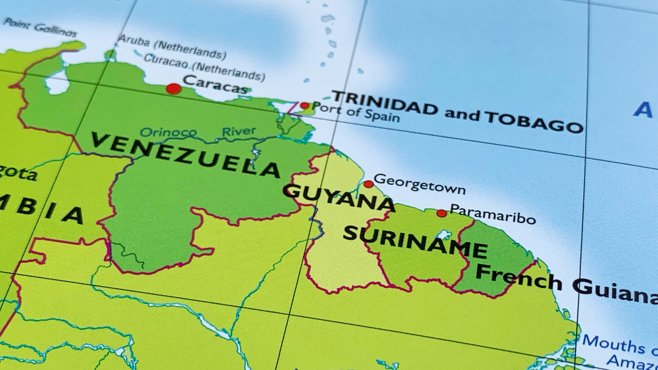 Guyana'da 116 kişiyi taşıyan feribot alabora oldu