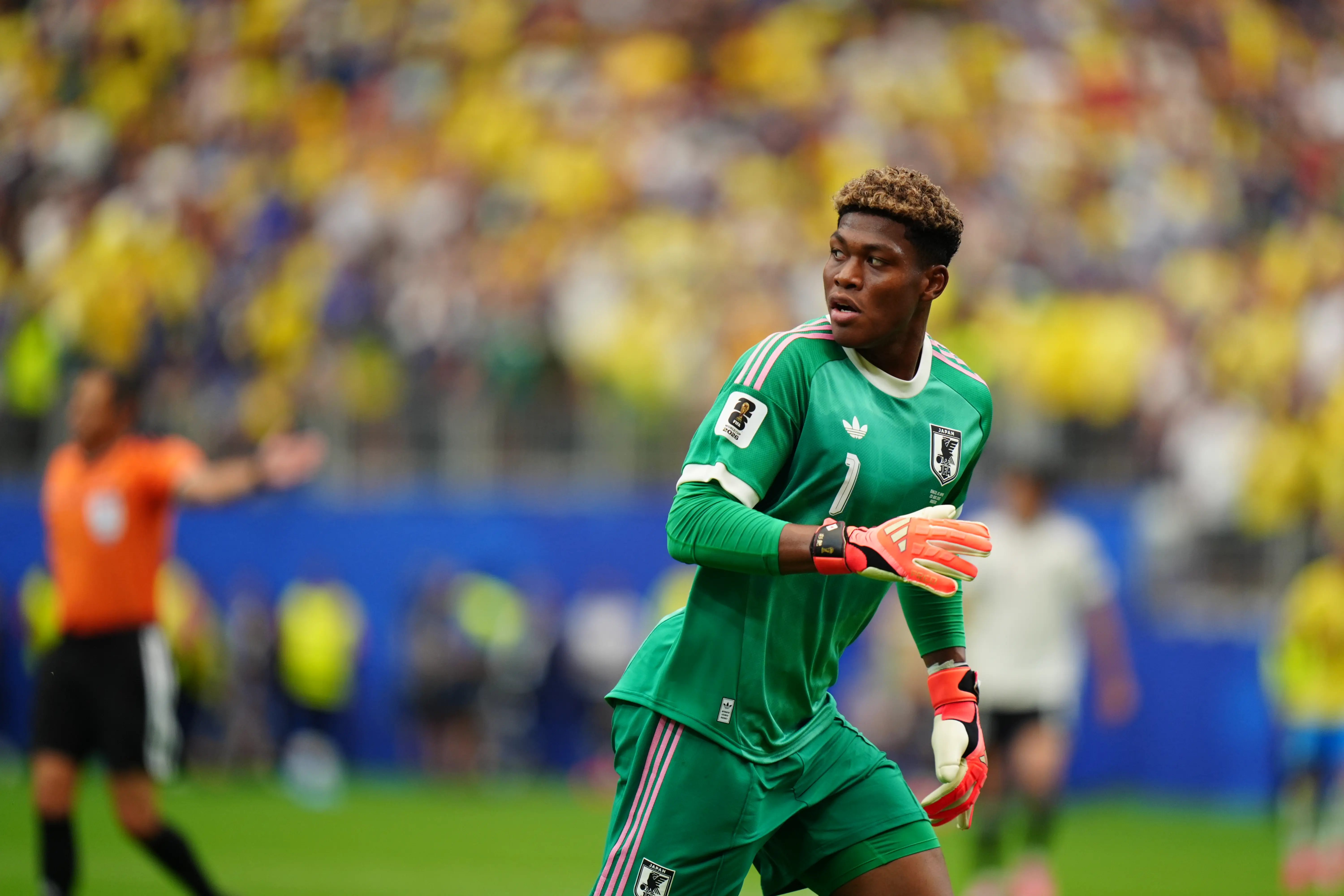 PSG, Zion Suzuki'nin peşinde