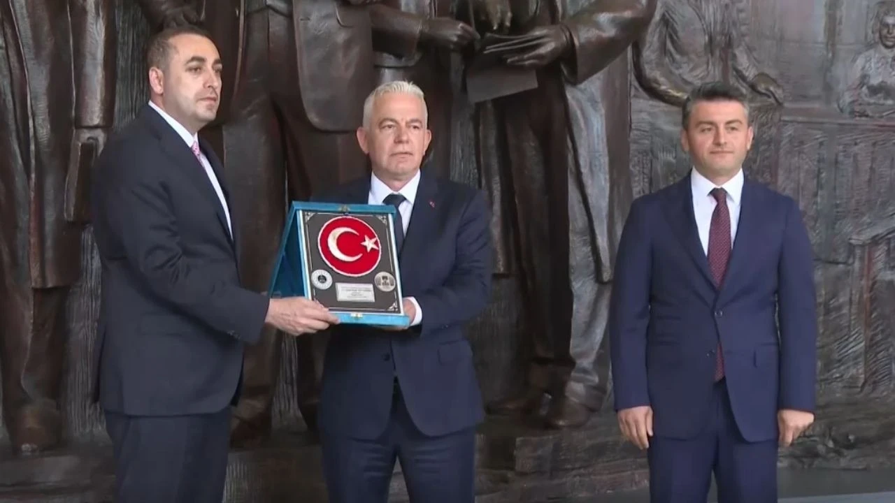 İstanbul Adliyesi’nde veda: Aykut Çelik yeni görevine uğurlandı! Çelik: Mesleğin en zor tarafı güzel insanları geride bırakmak