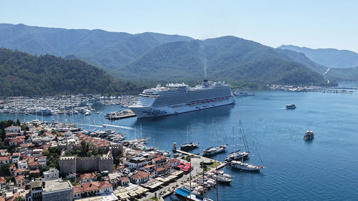 Galataport’tan gelen "Aroya" Marmaris’i hareketlendirdi