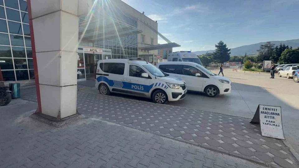 Amca oğulları arasındaki alacak verecek tartışması kanlı bitti: Bir ölü, üç yaralı