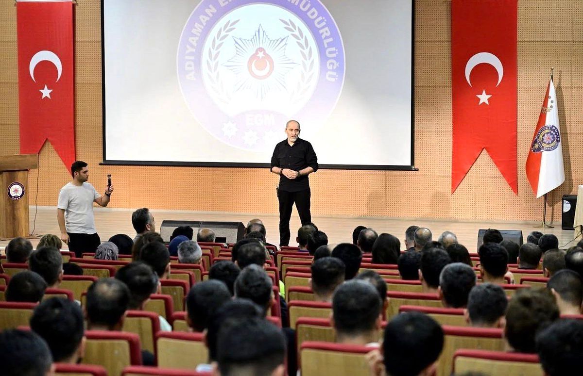 Adıyaman'da emniyet personeline moral ve motivasyon semineri