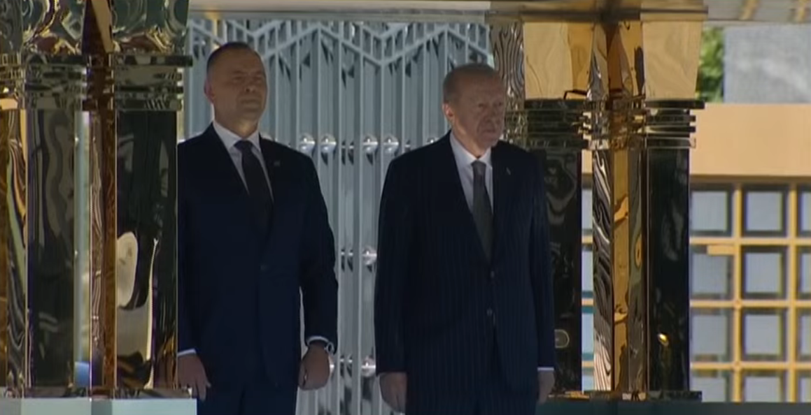 Polonya Cumhurbaşkanı Nawrocki Ankara'da. Cumhurbaşkanı Erdoğan resmi törenle karşıladı