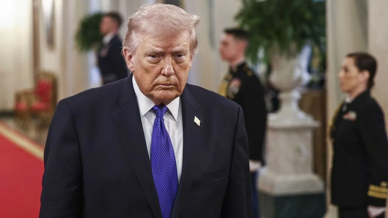 Trump'tan İran'a yeni tehdit: "Bugün de sert bir darbe vuracağız"