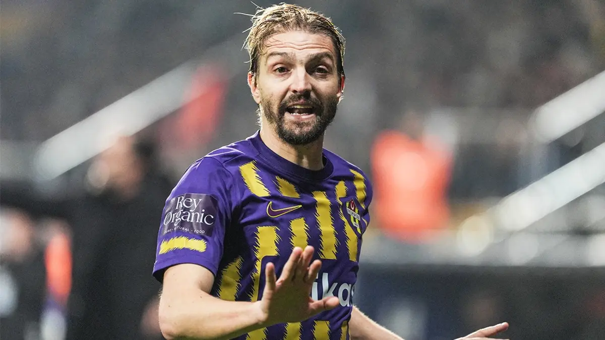 Sahaların hırçın sol bekinden veda kararı: Caner Erkin futbolu bıraktı