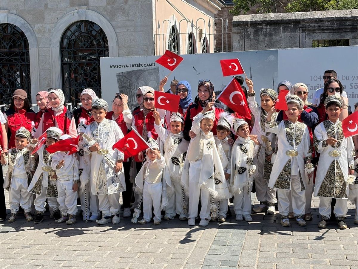 İstanbul Vakıflar 1. Bölge Müdürlüğü, geleneksel sünnet şöleni düzenledi