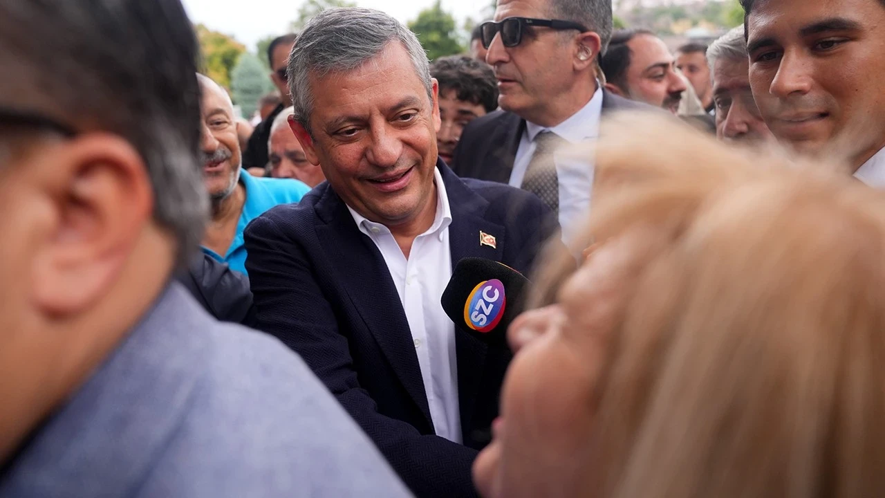 CHP'de kalacağını açıklayan Oğuz Kaan Salıcı: Gitme dedim, ikna olmadı, gözleri doldu