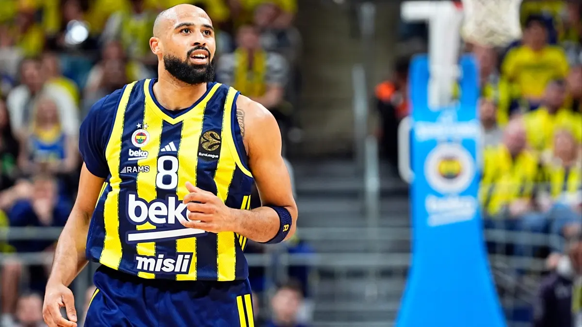 Fenerbahçe'de Talen Horton-Tucker'ın sözleşmesi uzatıldı