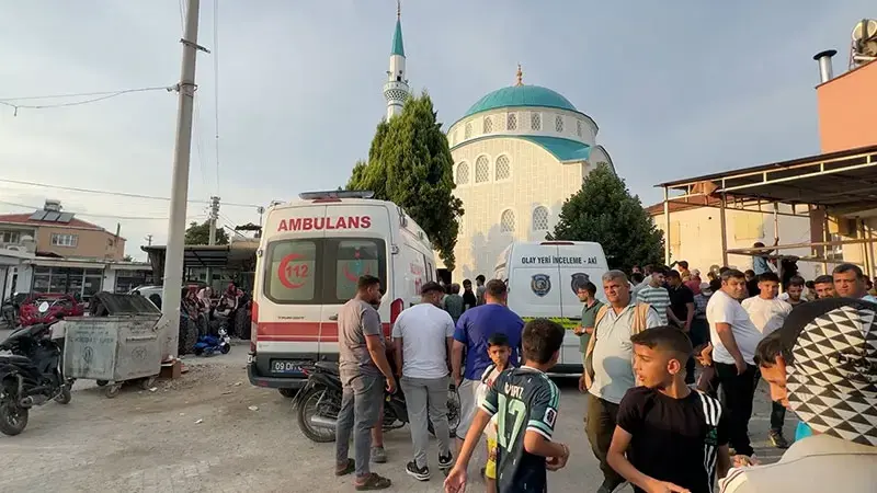 Cami inşaatında 2 işçi iskeleden düştü: 1 ölü, 1 yaralı