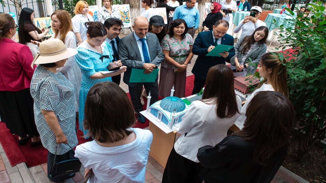 Astana'da "Ankara Esintisi" tasarım yarışmasının ödülleri sahiplerini buldu