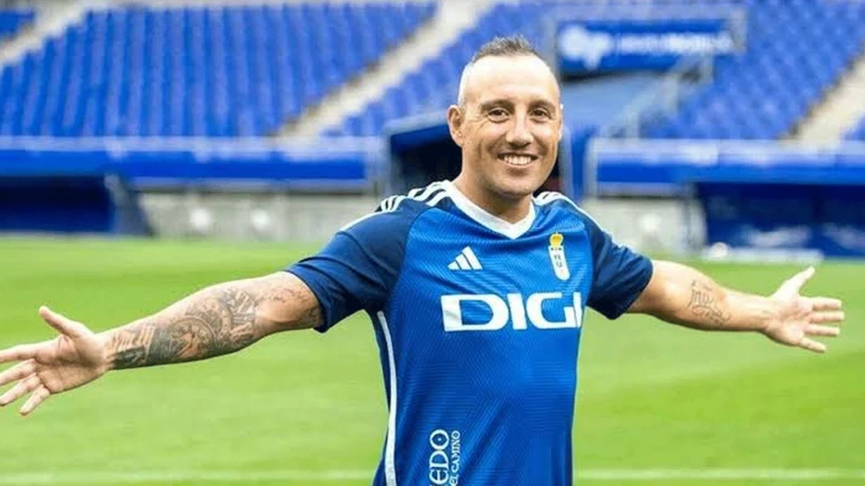 41 yaşındaki İspanyol efsane Santi Cazorla futbolu bıraktı