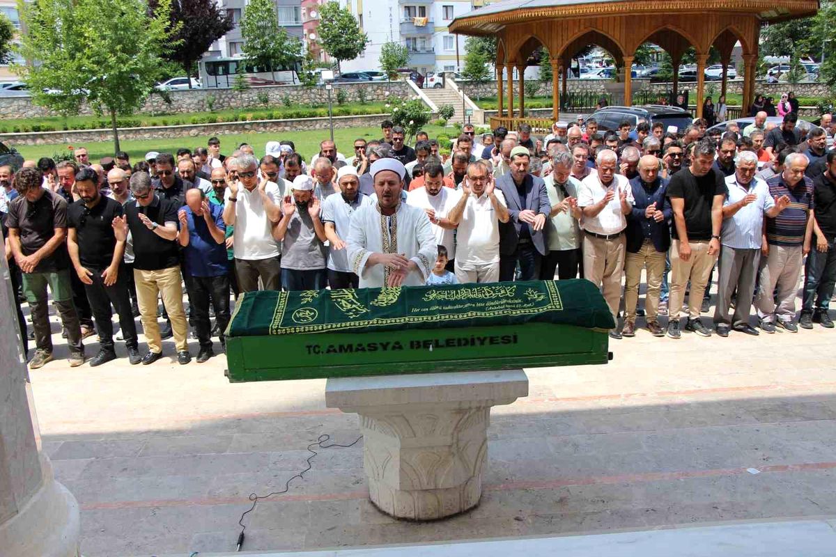 Öğretmen doğum günü ve evlilik yıl dönümünde vefat etti