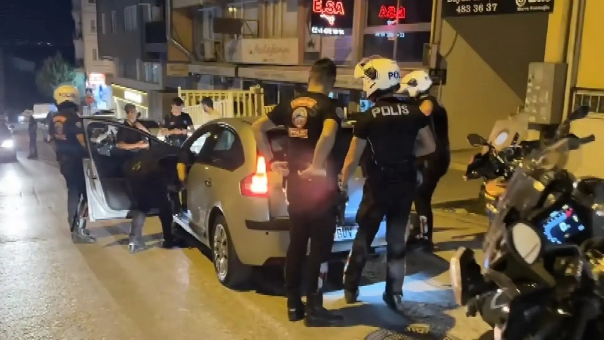 Bursa'da bin 500 polisin katılımıyla geniş çaplı denetim