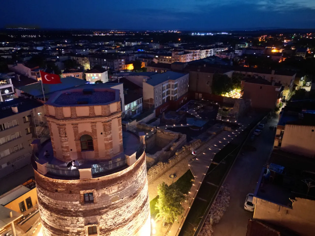 Bakan Ersoy paylaştı! Edirne'nin tarihî Saat Kulesi yeniden ziyarete açıldı