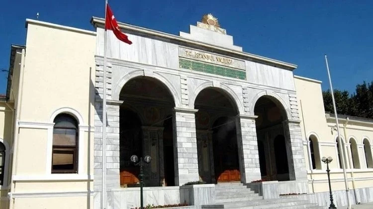 İstanbul Valiliğinden LGS'de Türkiye birincisi olan öğrencilere burs