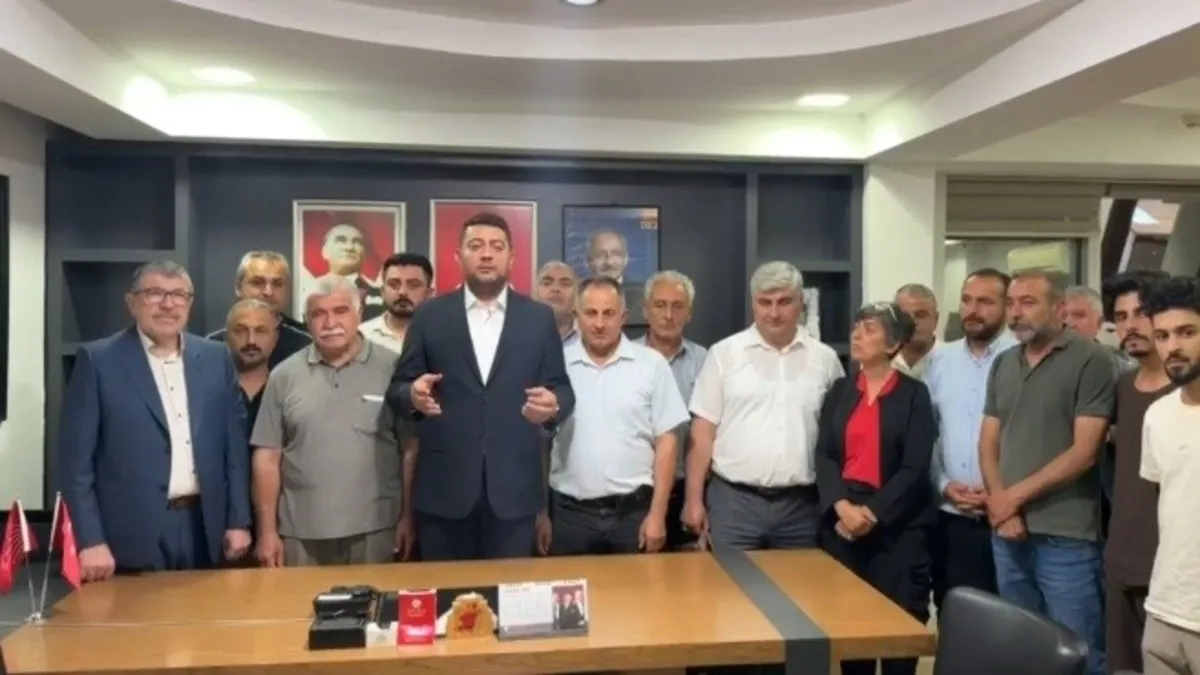 Kemal Kılıçdaroğlu CHP Malatya İl Başkanlığı’na atamıştı! Hakan Satılmış binaya çilingirle girdi…
