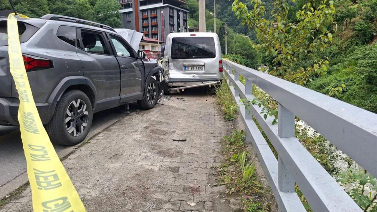 Trabzon Çaykara'da turistleri taşıyan araç kaza yaptı: 7 yaralı