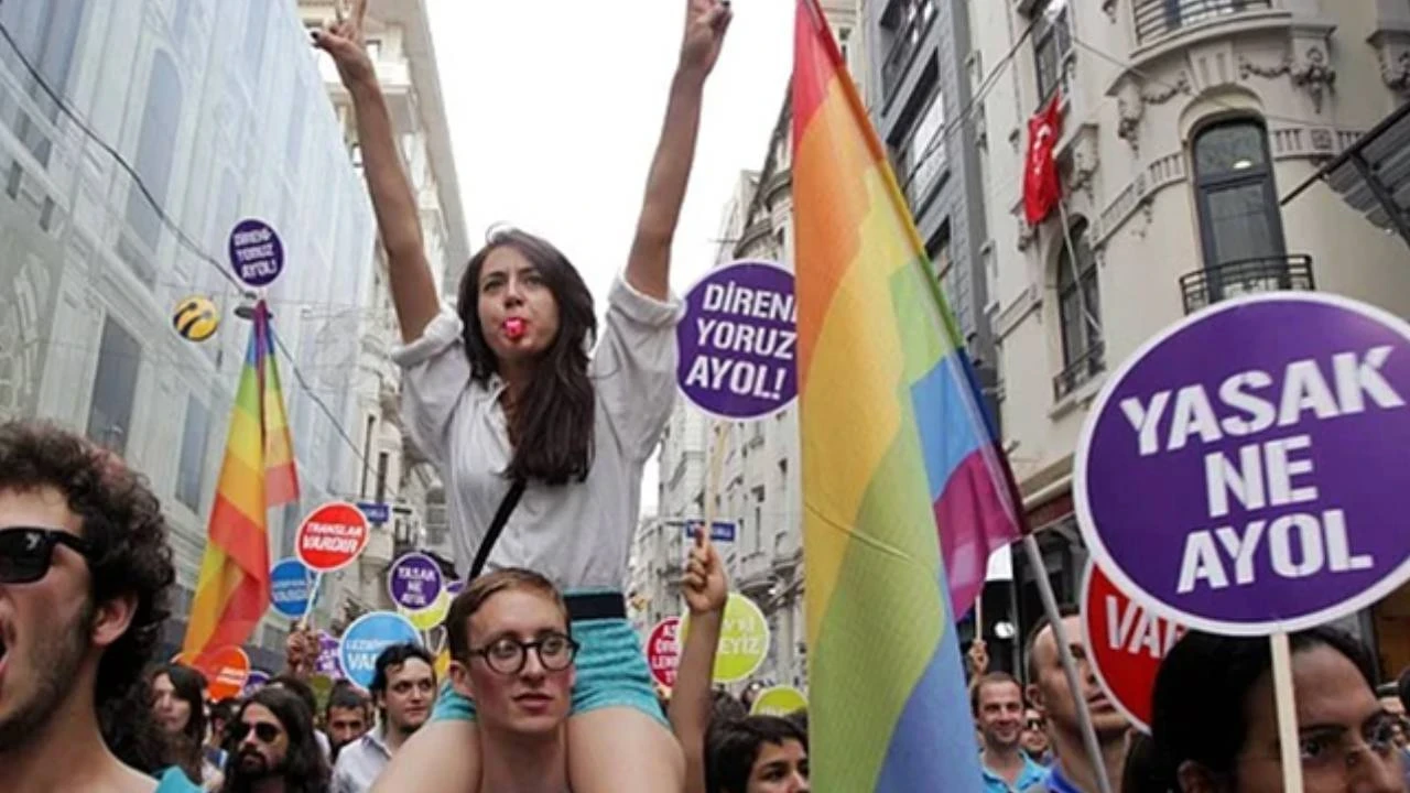 Trans Onur Yürüyüşü öncesi Taksim yasakları; Metro İstasyonu da kapatıldı