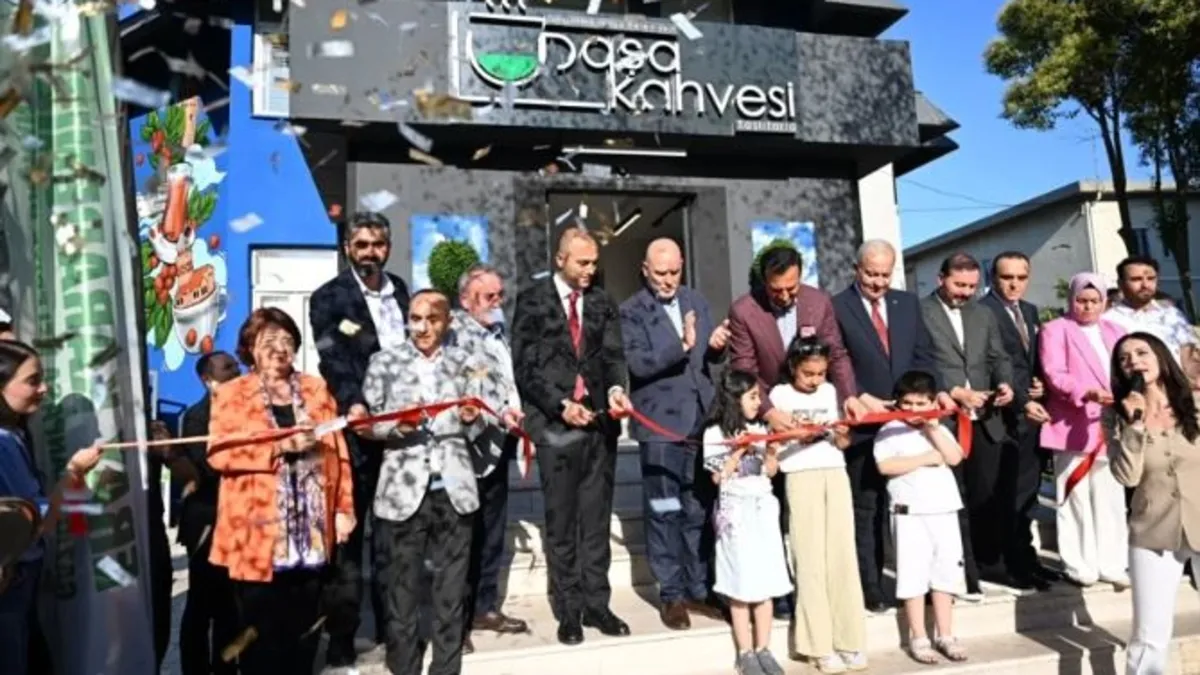 Gaziosmanpaşa’da paşa kahveleri dönemi başladı! Taşlıtarla hizmete açıldı