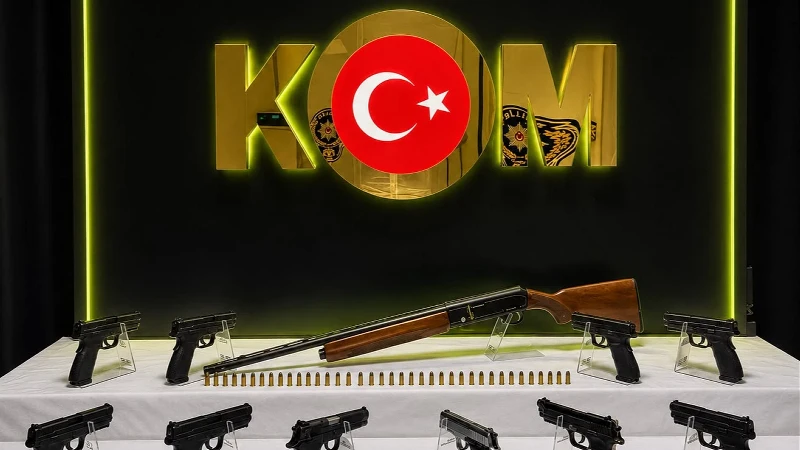 Denizli'de silah kaçakçılığı operasyonu: Üç kişi tutuklandı