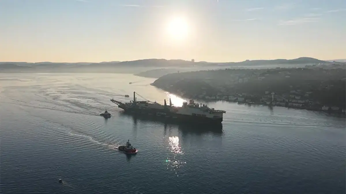 Nefes kesen geçiş havadan görüntülendi: Dünyanın En Büyüklerinden Biri İstanbul Boğazı'ndan geçti!