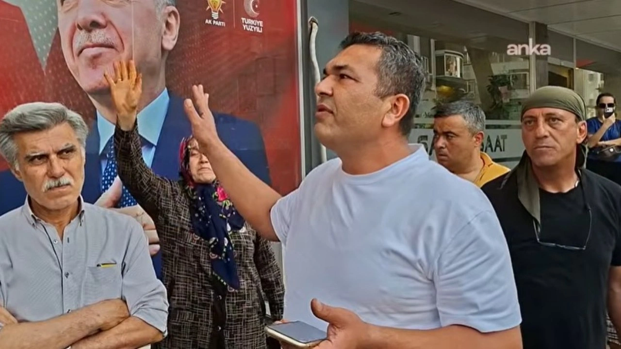 Depremzedeler AKP İl Başkanlığının kapısına dayandı: 'Depremde de sahipsizdik şimdi de sahipsiziz'