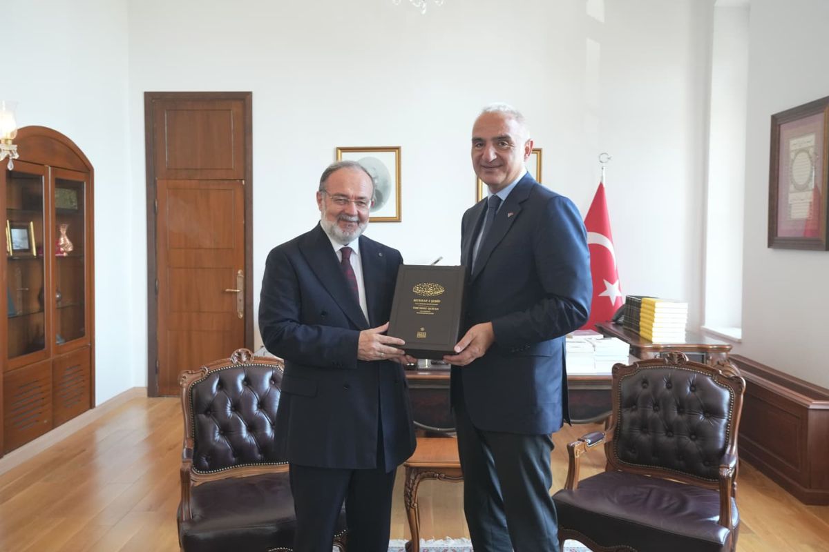 Bakan Ersoy, TİBU Rektörü Görmez ile bir araya geldi
