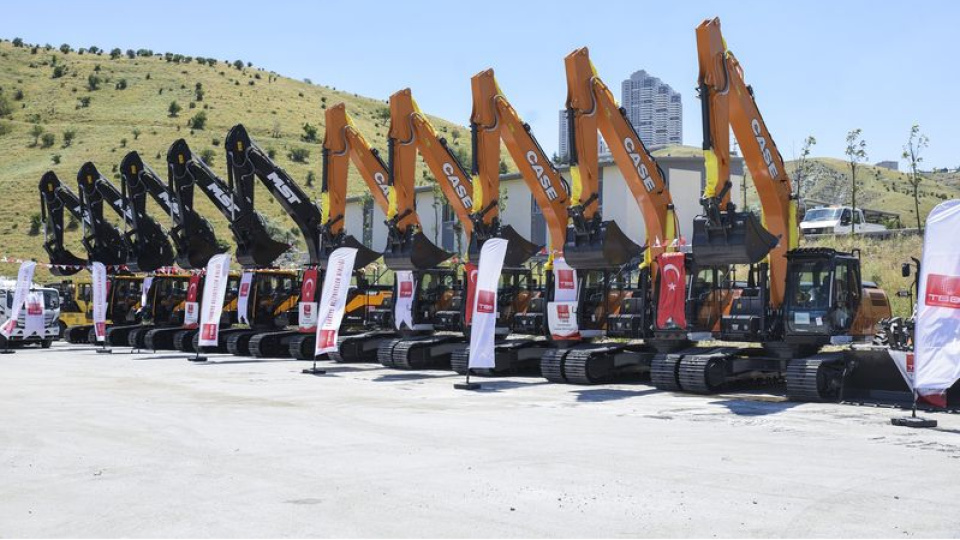 TBB'den 121 belediyeye yeni hizmet araçları teslimi