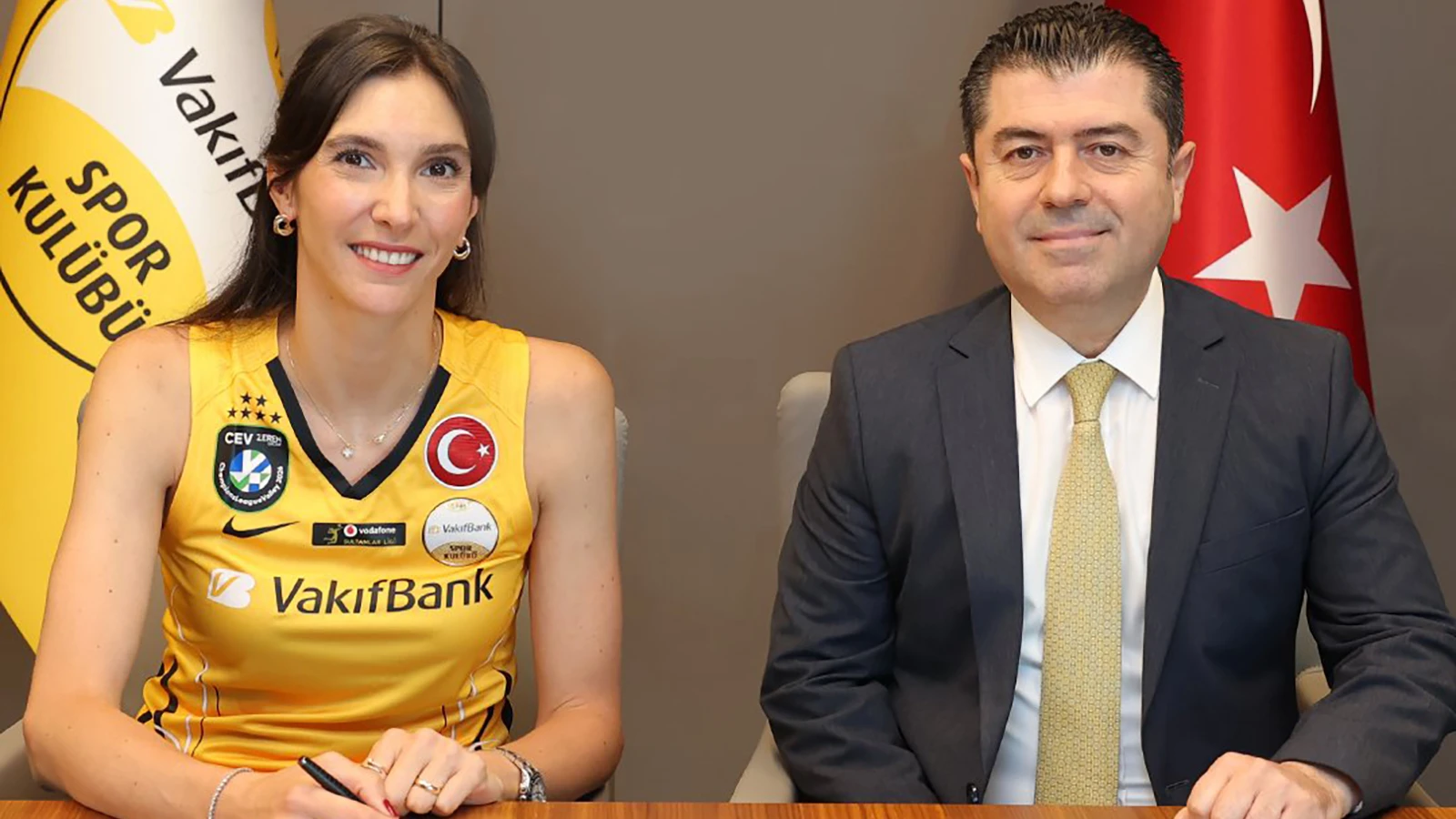 VakıfBank, Naz Aydemir Akyol'u yeniden kadrosuna kattı