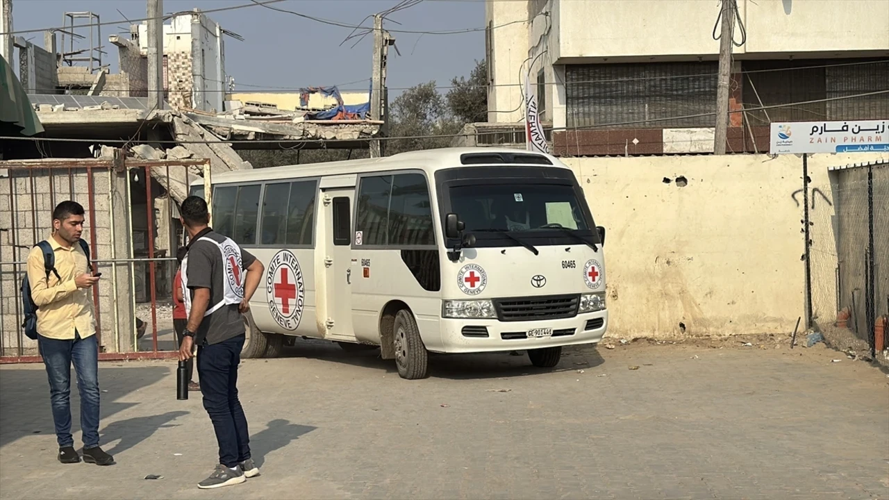 İsrail'in Gazze'den alıkoyduğu 17 Filistinli esir serbest bırakıldı