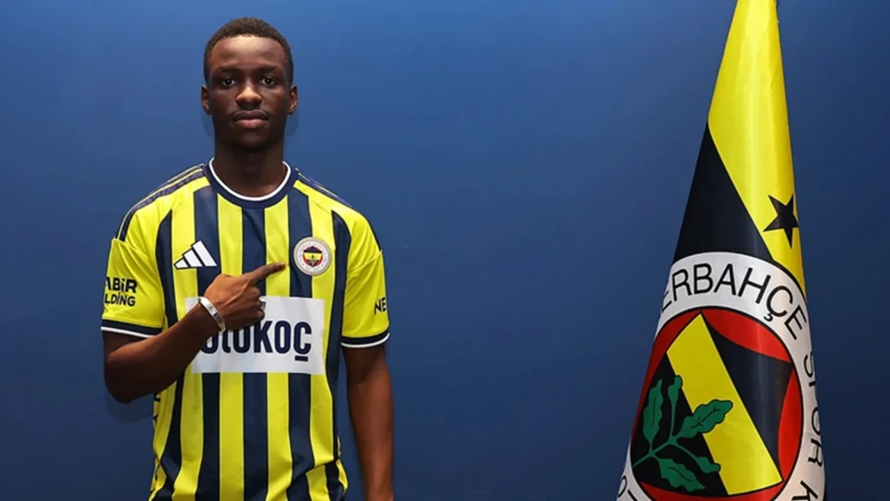 Fenerbahçe ikinci transferini resmen duyurdu